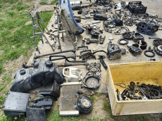 Quad Suzuki LTZ 400 más repuestos