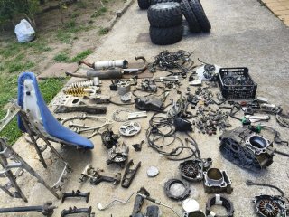 Quad Suzuki LTZ 400 más repuestos