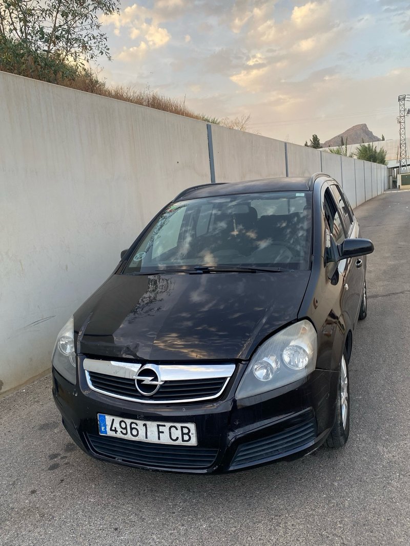 Opel zafira 2006 - foto 1