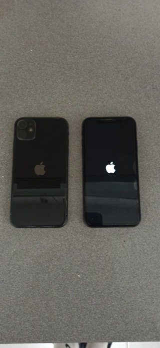 2 iPhone 11 128GB per parti
