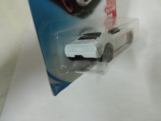 Hot Wheels - 2015 Dodge Challenger SRT Red Edition