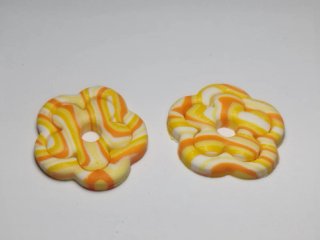 Pendientes florales con purpurina
