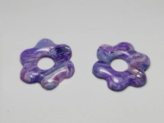 Pendientes florales con purpurina