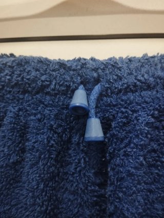 Pantalón corto unisex azul tela toalal