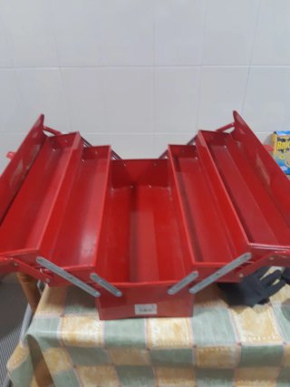 Caja de herramientas Tayg roja