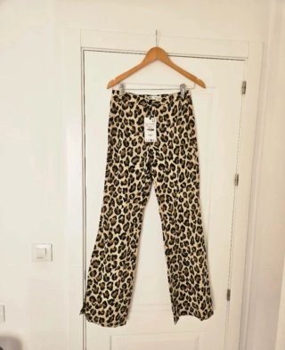 Pantalón Zara recto tiro alto T.36