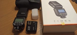 Fujifilm X-T3 + Fujinon 16-55 + Flash Godox + Grip