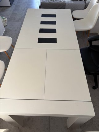 Mesa de comedor blanca