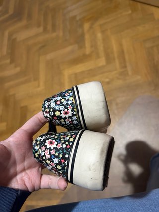 Zapatillas de flores negras y multicolor talla 36