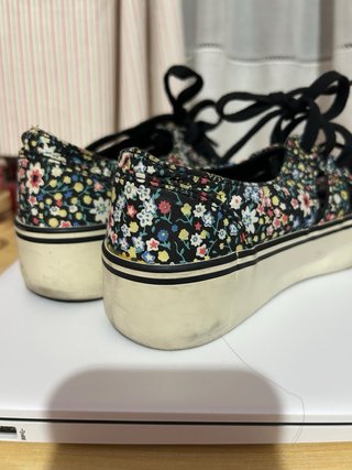 Zapatillas de flores negras y multicolor talla 36