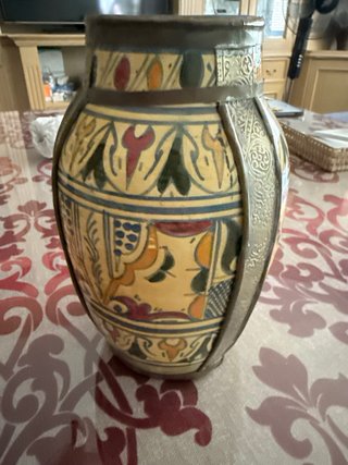 Jarrón Cerámica Marroquí Artesanal con Metal