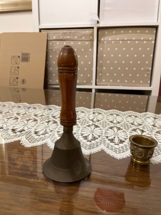 Campana antigua madera y metal