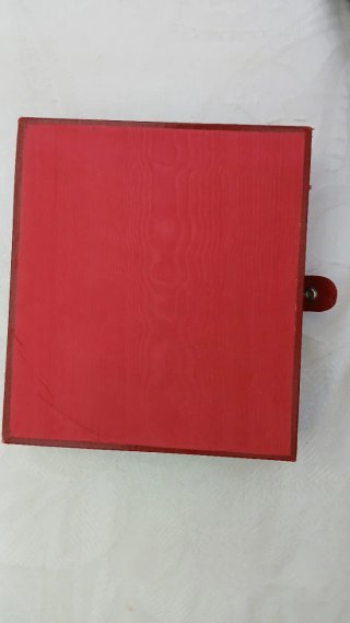 Caja de Pañuelos / Joyero Vintage Rojo y Dorado -