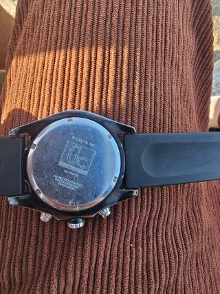 Reloj guess made in switzerland