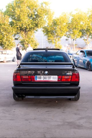 BMW e34 LooK M5