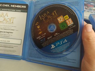 Confezione 6 Giochi PS4: Lara Croft, Hollow Knight, RDR2