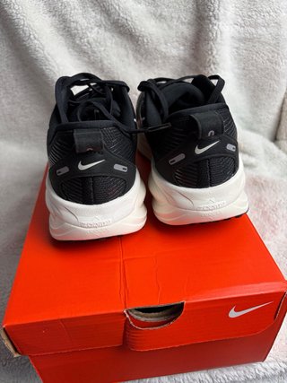 Nike Vomero 18 Talla 38