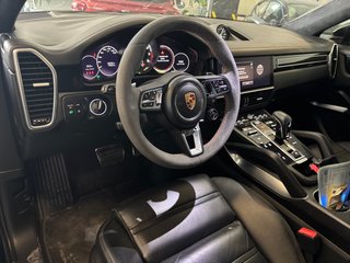 Porsche Cayenne 2022