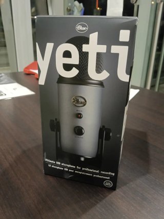 Microfono Blue Yeti USB per registrazione