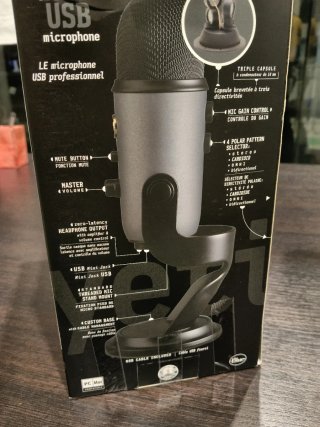 Microfono Blue Yeti USB per registrazione