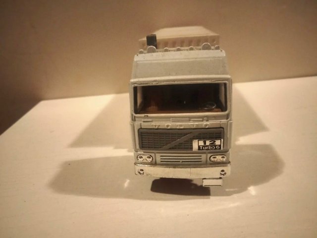 Camión Diecast Volvo F1225 12 Turbo 6