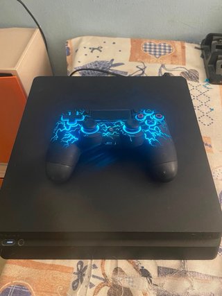 PlayStation 4 Slim Nera