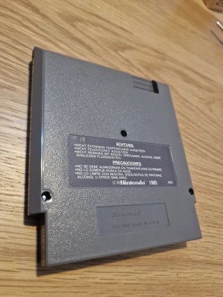 Cartuccia del videogioco Guerrilla War per NES SNK
