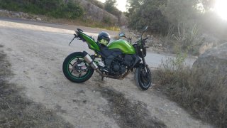 Kawasaki Z750 limitada  en papeles.  30.000 km