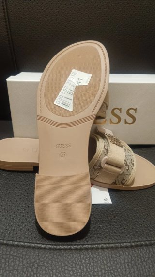 Sandalias Guess Beige y Doradas