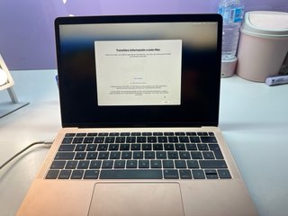 MacBook Air Oro