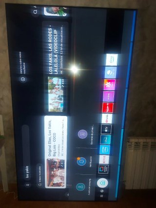 SAMSUNG SMART TV  82" UHD 4K