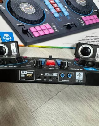 Mesa de mezclas DJ portátil