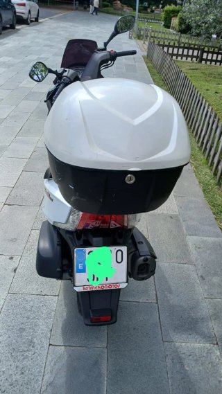 Kymco Yager GT 300i Maxi Scooter