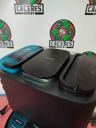 Robot aspirador y friegasuelos conga 11090 y bas
