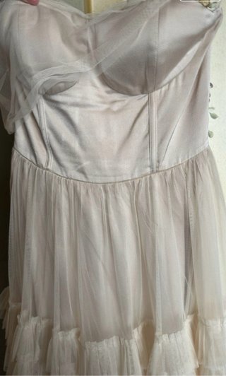 Abito da cerimonia beige