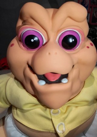 Muñeco Bebé sinclair peque de los Dinosaurios