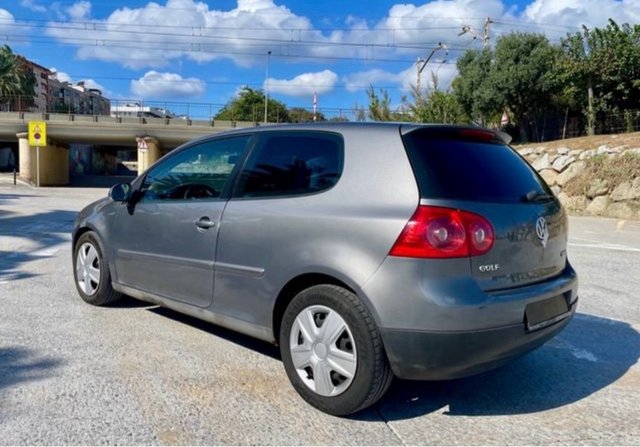 Volkswagen Golf 2004