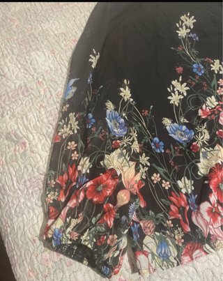 Camisa manga larga floral negra