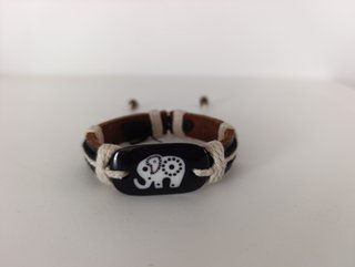 Set de dos pulseras.