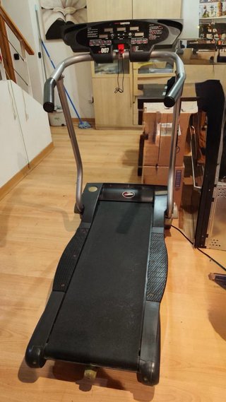 Cinta de correr 007 con consola