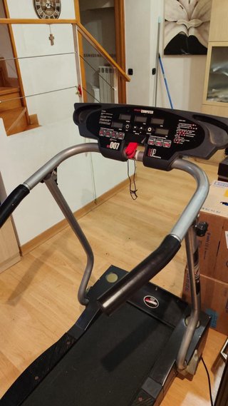 Cinta de correr 007 con consola