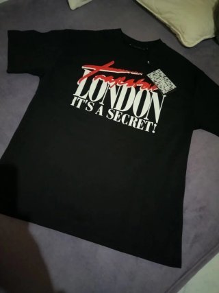 Camiseta Trapstar Talla M Negra y Roja Nueva