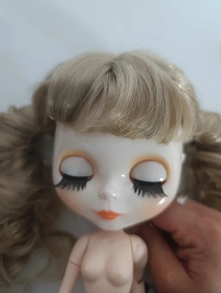 Muñeca Blythe rubia