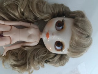 Muñeca Blythe rubia