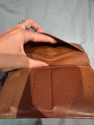Portacarte Louis Vuitton marrone angoli scuciti