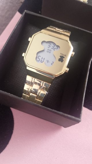 Reloj Tous Dorado con Detalles Brillantes