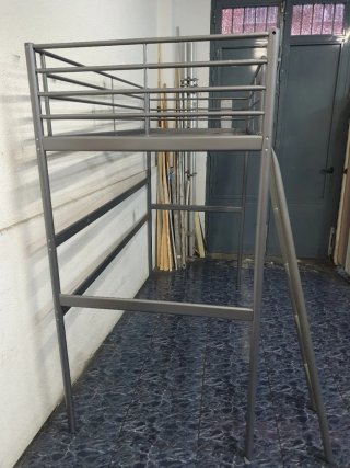 Cama alta litera metálica gris
