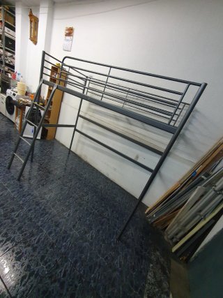 Cama alta litera metálica gris