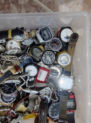Lotto di 100 Orologi Vari