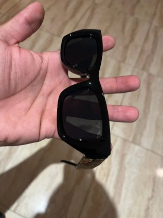 Gafas de sol Miu Miu negras